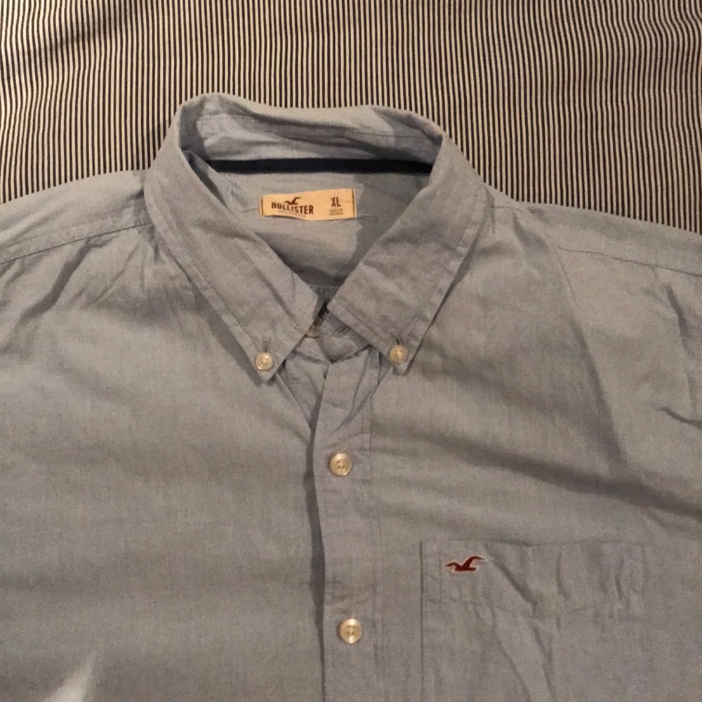 Hollister XL Men’s Button down.